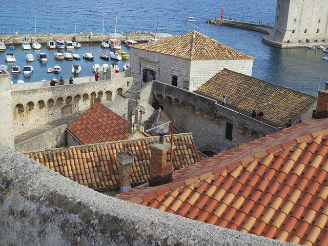 Dubrovnik : angle nord-est, en regardant vers le port.