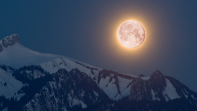 260403 Montreux Lune