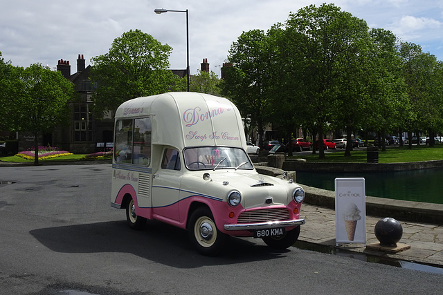 Retro Ice Cream Van