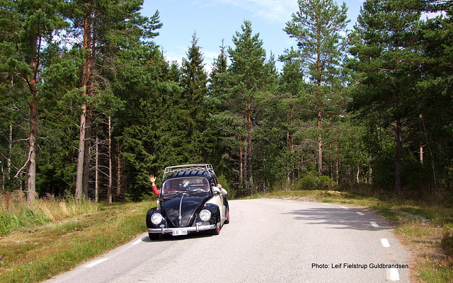 1960 VW 1200. Brudfjällsvägen. Veteran Classic Dalsland. 8.Aug.2015. 58°52′43″N 12°24′17″E (approx. address: Brudfjällsvägen, 660 10 Dals Långed, Sverige)