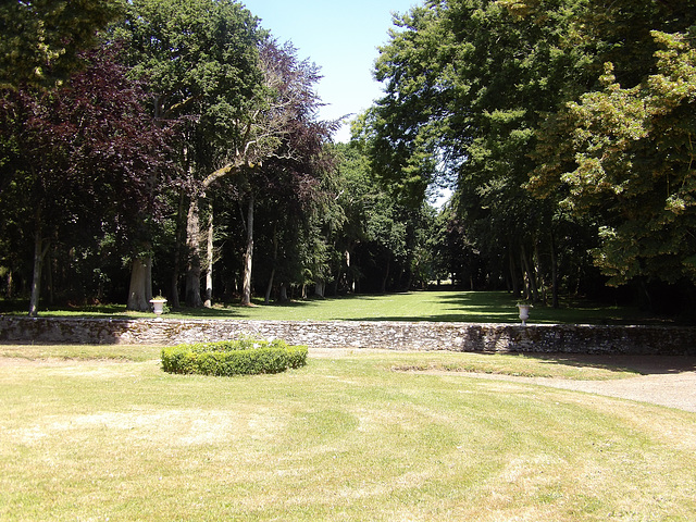 Le parc , devant la malouinière,  Launay Ravilly (35)