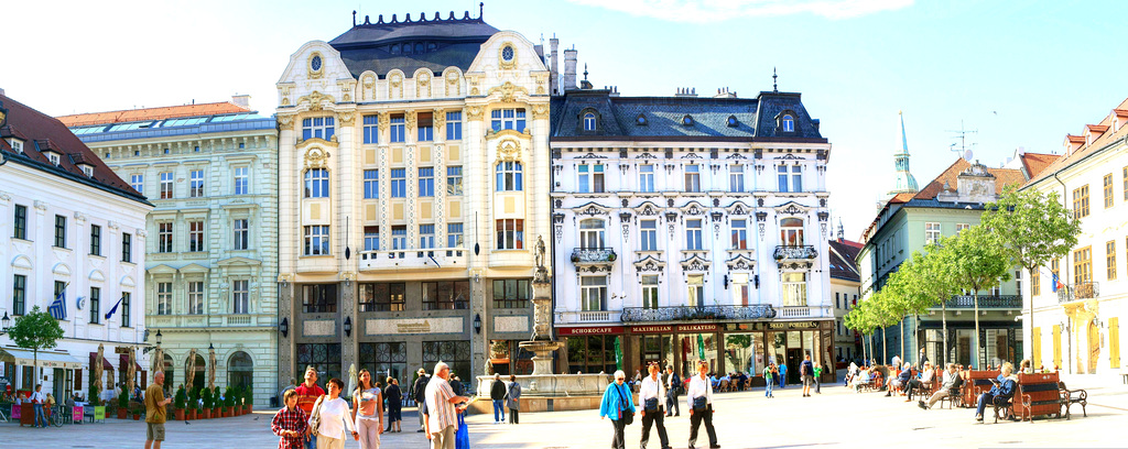 Der Hauptplatz von Bratislava... ©UdoSm