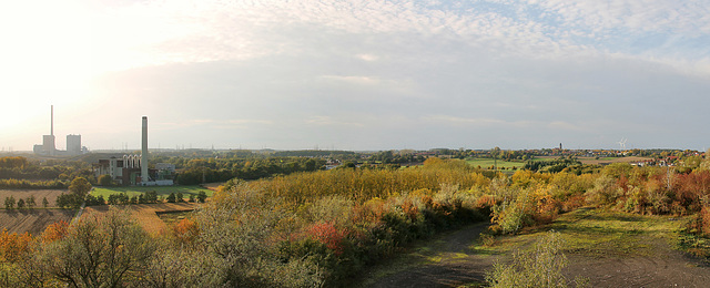 Panoramablick vom Aussichtsturm "Haldenzeichen" auf der Halde Radbod (2)
