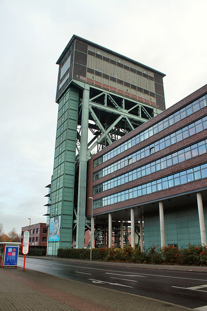 Hammerkopf-Förderturm über dem ehem. Schacht 4, erbaut um 1926 (Zeche Minister Stein 1/2/4/7, Dortmund-Eving) / 27.11.2016