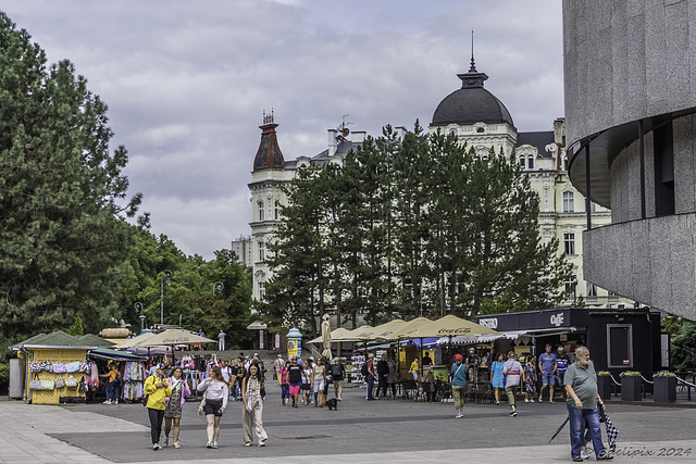 Nábřeží Jan Palach ... Promenade entlang der Teplá (© Buelipix)