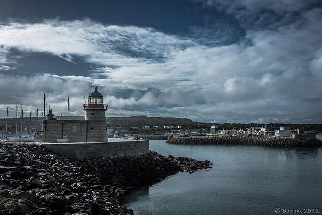 Morning at Howth Lighthouse ... pls. press "z" for view on black background ... P.i.P. (© Buelipix)