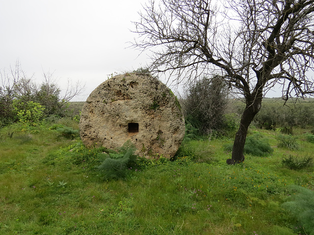 Cave di Cusa, 3.