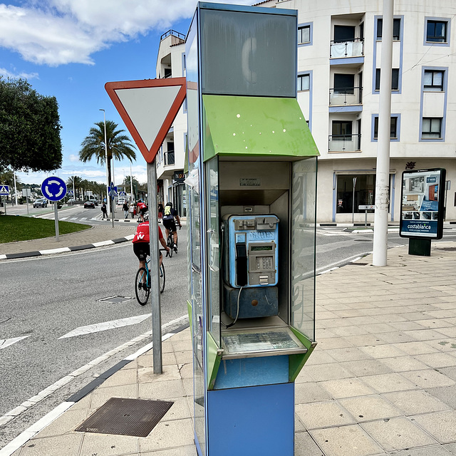 Moraira 2022 – Telephone