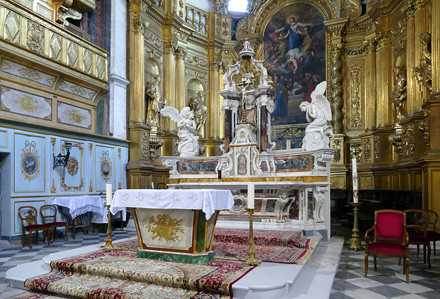 L'Isle-sur-la-Sorgue - l'autel de la collégiale Notre Dame des Anges