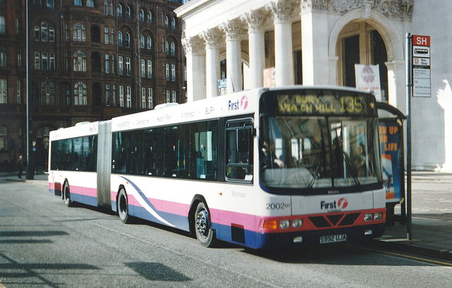 First Manchester 2002 (S992 UJA) in Manchester – 5 Mar 2000 (433-24A) First Manchester 2002 (S992 UJA) in Manchester – 5 Mar 2000 (433-24A)