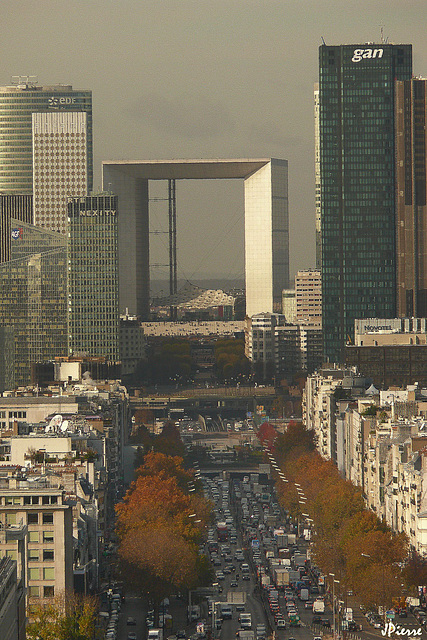 Paris - Avenue de la Grande Armée et La Défense