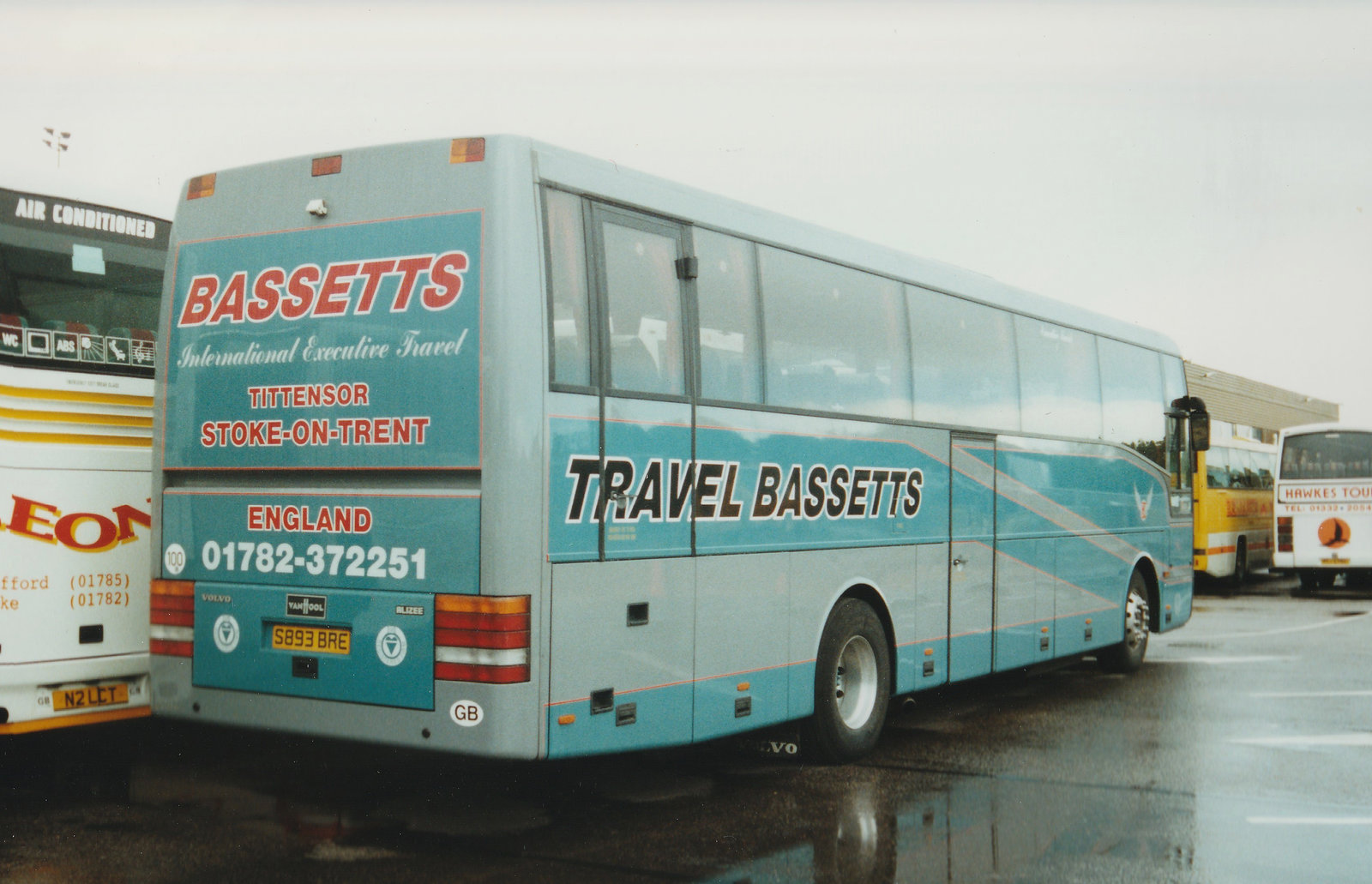 Bassett’s Coachways S893 BRE at RAF Mildenhall – 27 May 2000 (437-16A)