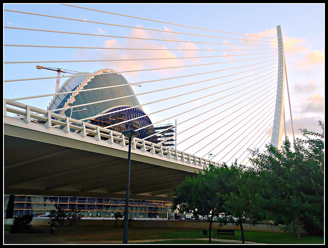 Valencia: El Ágora y puente del Azud de Oro, 2