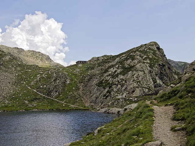 Along the upper lake of Lausfer