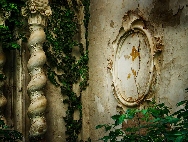 Meldola (FC). Loc: Scardavilla, rovine della chiesa del SS. Sacramento del 1773.  -   Ruins of the Blessed Sacrament's church, built in the 1773 in Baroque Style.