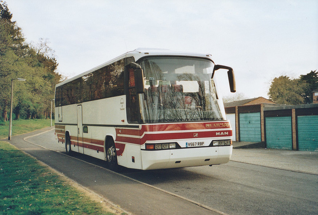 Dave Moore (Dave’s Travel) V567 RBP parked in Brandon – 17 Apr 2007 (570-17A)