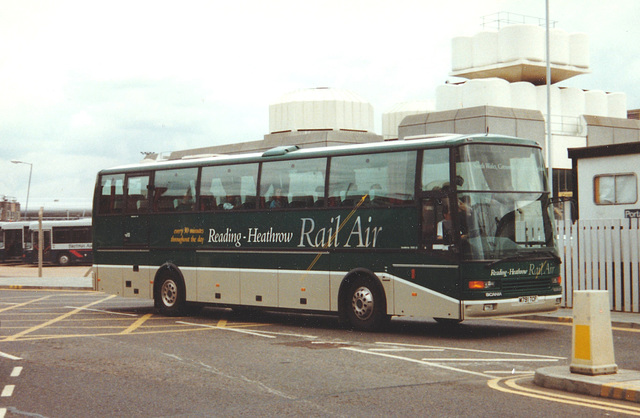 Bee Line (Q Drive) M791 TCF at Heathrow Terminal 3 – 2 Jul 1996 (319-24)