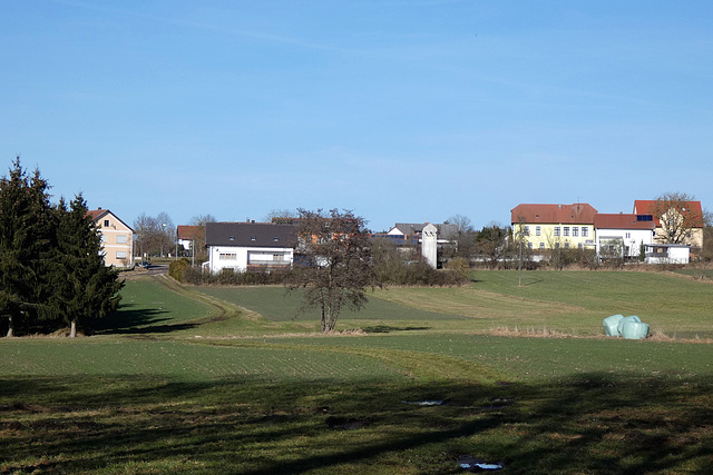 Blick zum Alten Schul- und Lehrerhaus