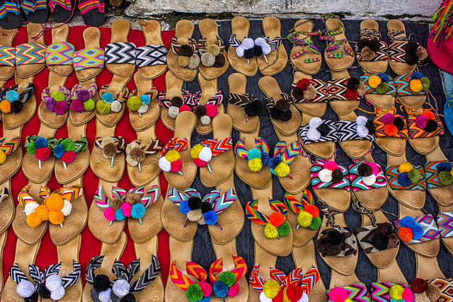 Sandalias (shoes)