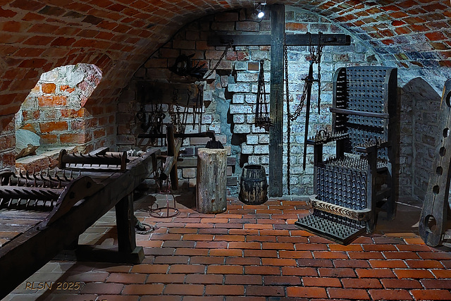 Happy Chairy Saturday!