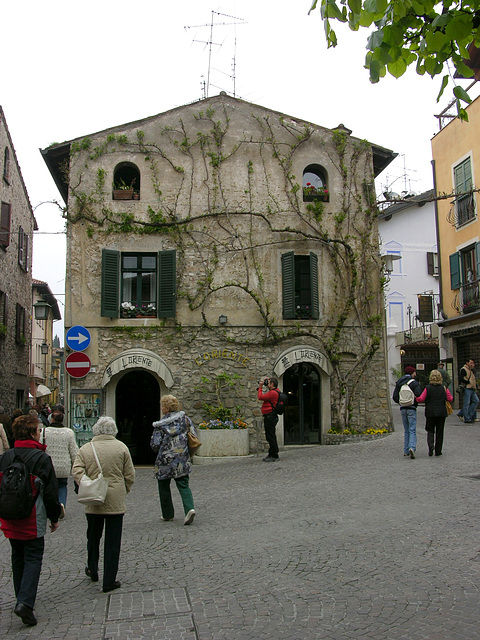 Altstadt-Haus in Sirmione