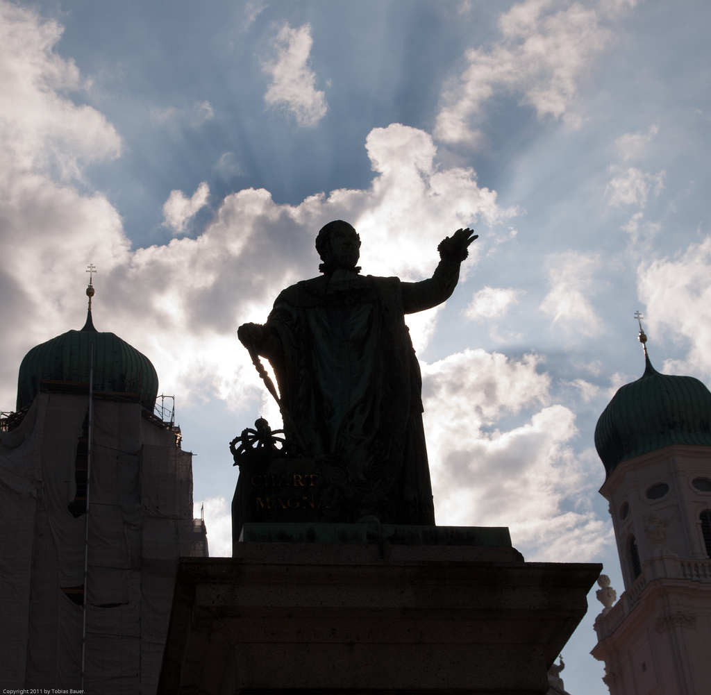 Figur vor dem Stephansdom