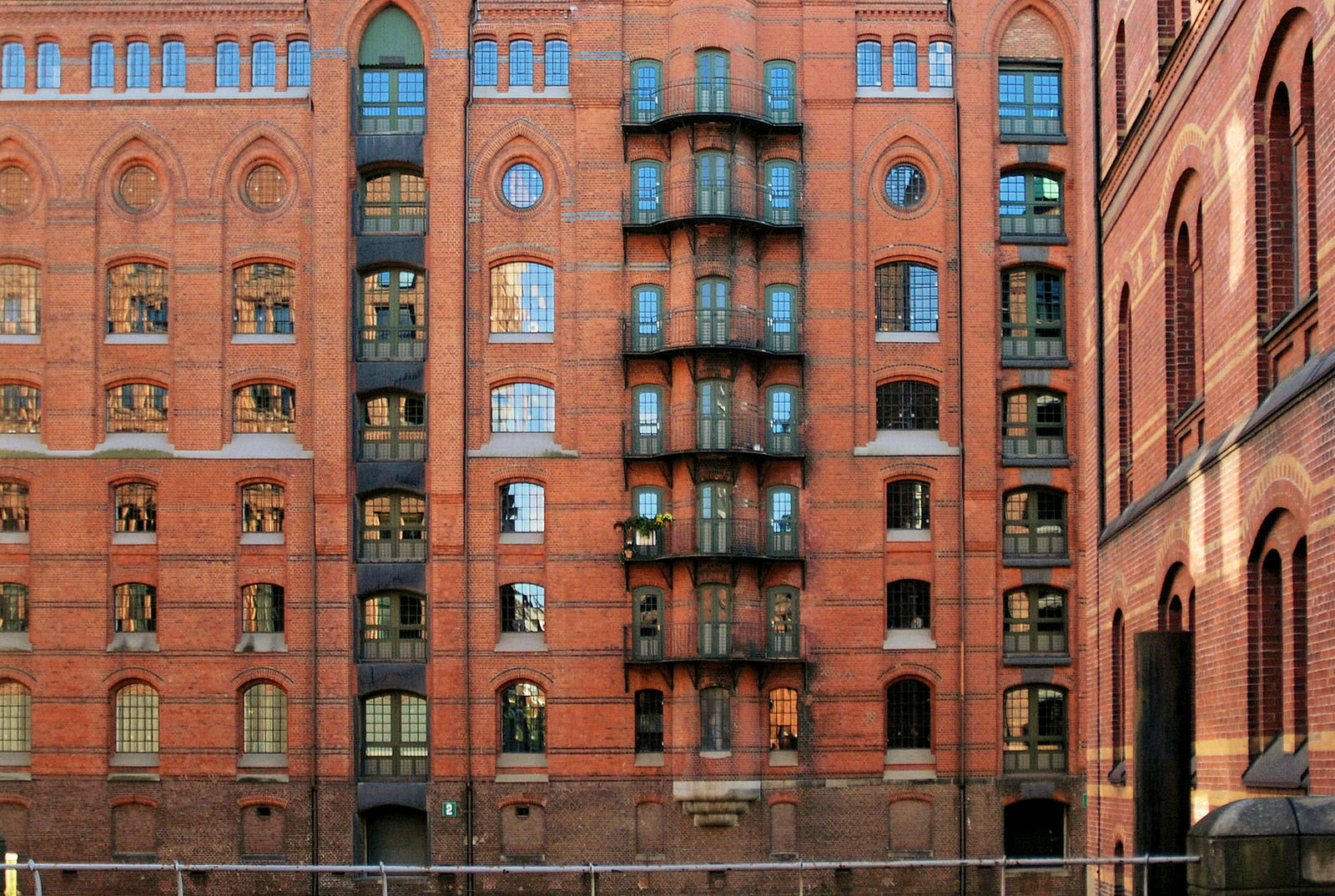 In der Speicherstadt:  Lagerhaus (Block U) am Wandrahmsfleet