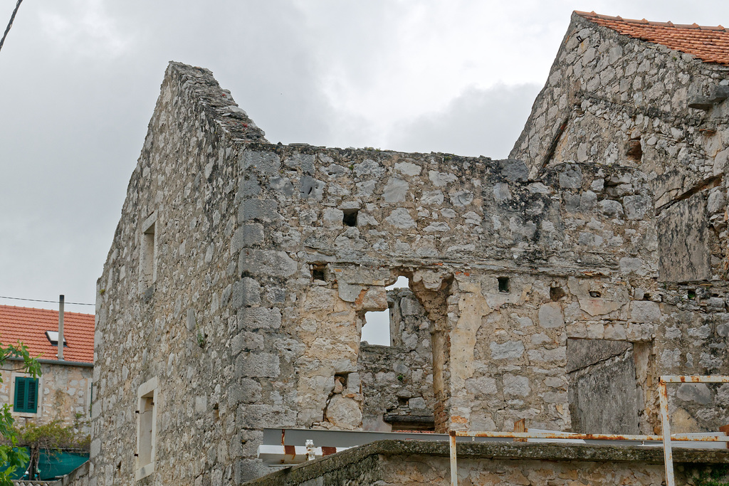 Maison abandonnée à Brusje (6)