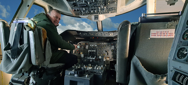 747 Cockpit