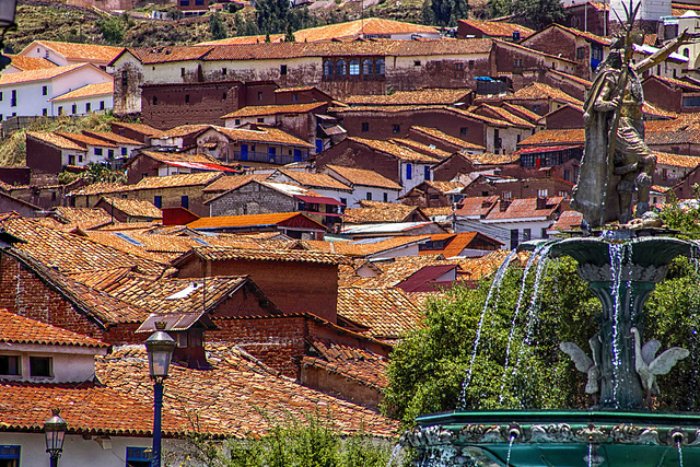 TEJADOS  DEL CUZCO  (Roofs of Cuzco)