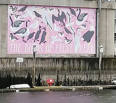 Mural unter der Granville Brücke in Vancouver, am False Creek