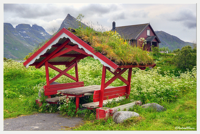 Pic nic table Flakstad