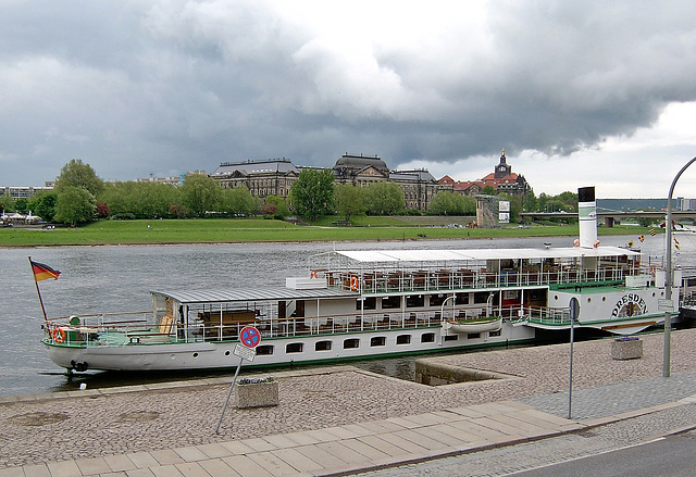 Raddampfer "Dresden" in Dresden