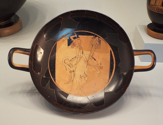 Kylix with a Battle at City Walls in the Getty Villa, June 2016