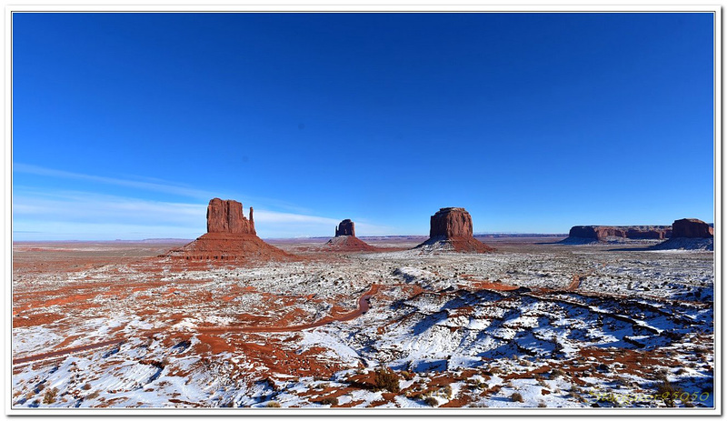 Monument Valley & Snow