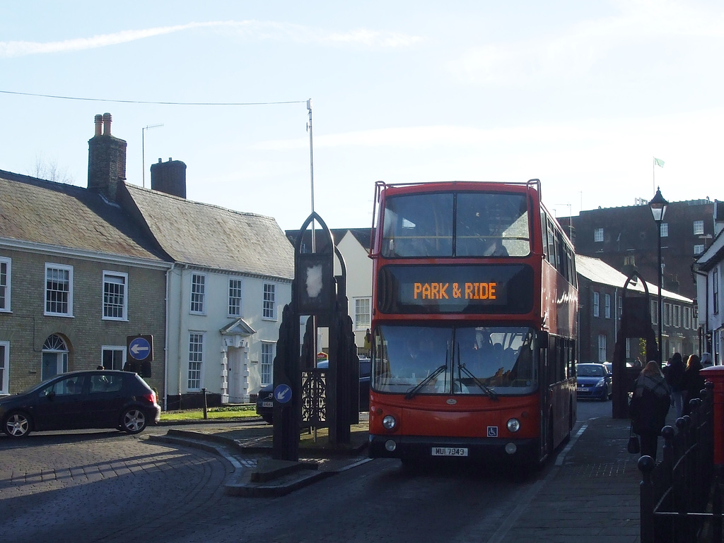 DSCF5956 Mulleys Motorways MUI 7949 (01 D 10202, LW51 ZMV)  in Bury St. Edmunds - 26 Nov 2016