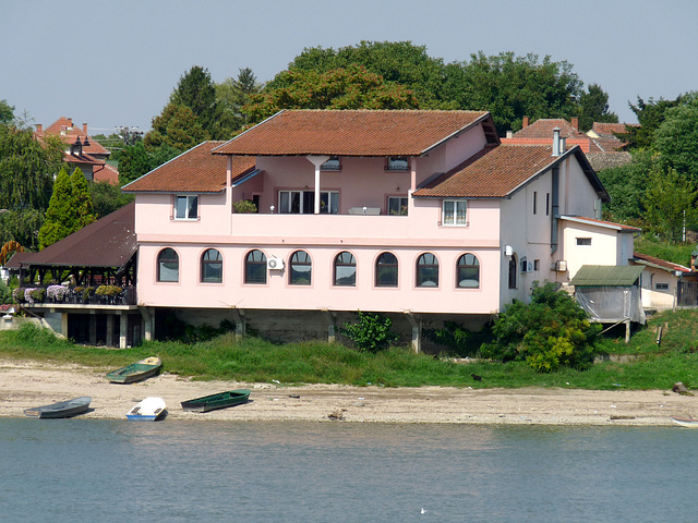 Pink Hotel  Near Novi Sad