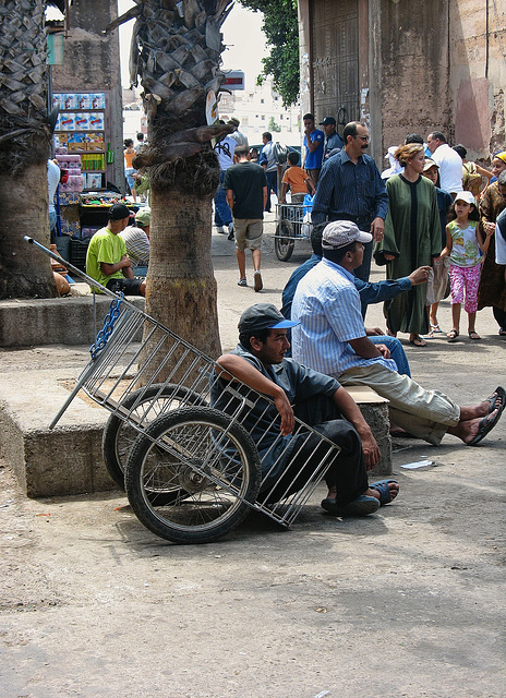 Porteurs au souk de Marrakech