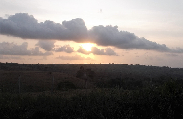 Atardecer / Coucher de soleil dans la campagne panaméenne