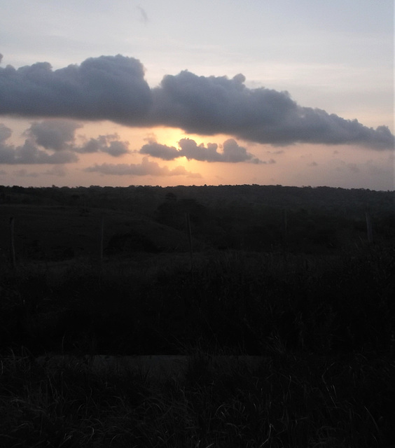 Coucher de soleil dans la campagne panaméenne