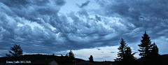 Crémieu (38) 2 juillet 2013. Avant l'orage... Je n'ai pas retouché les couleurs!!!!