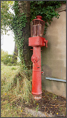 Tanksäule an der Rhône