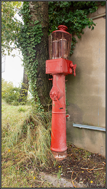 Tanksäule an der Rhône