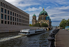 Humboldt Forum mit Blick zum DOM