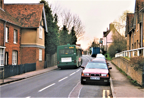 The Shires 3112 (L312 HPP) in Watton-at-Stone – 10 Mar 1998 (381-21A)