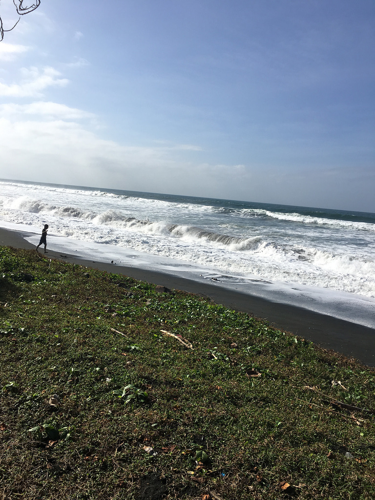 Vagues sur la mer de Java