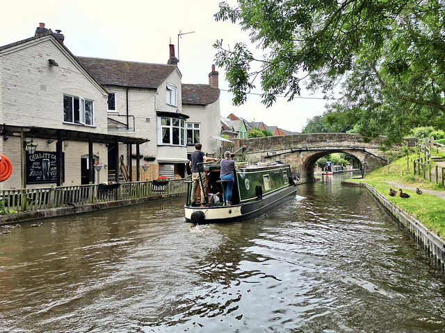 Canal traffic