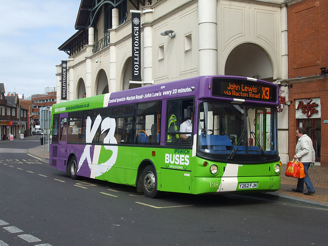 DSCF9194 Ipswich Buses 138 (Y262 FJN) - 22 May 2015