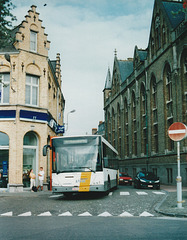 De Lijn contractor - Gruson Autobus 357137 (RNY 755) in Poperinge - 3 Sep 2004