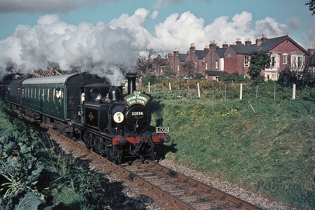 32636 leaving Havant with the last service to Hayling Island